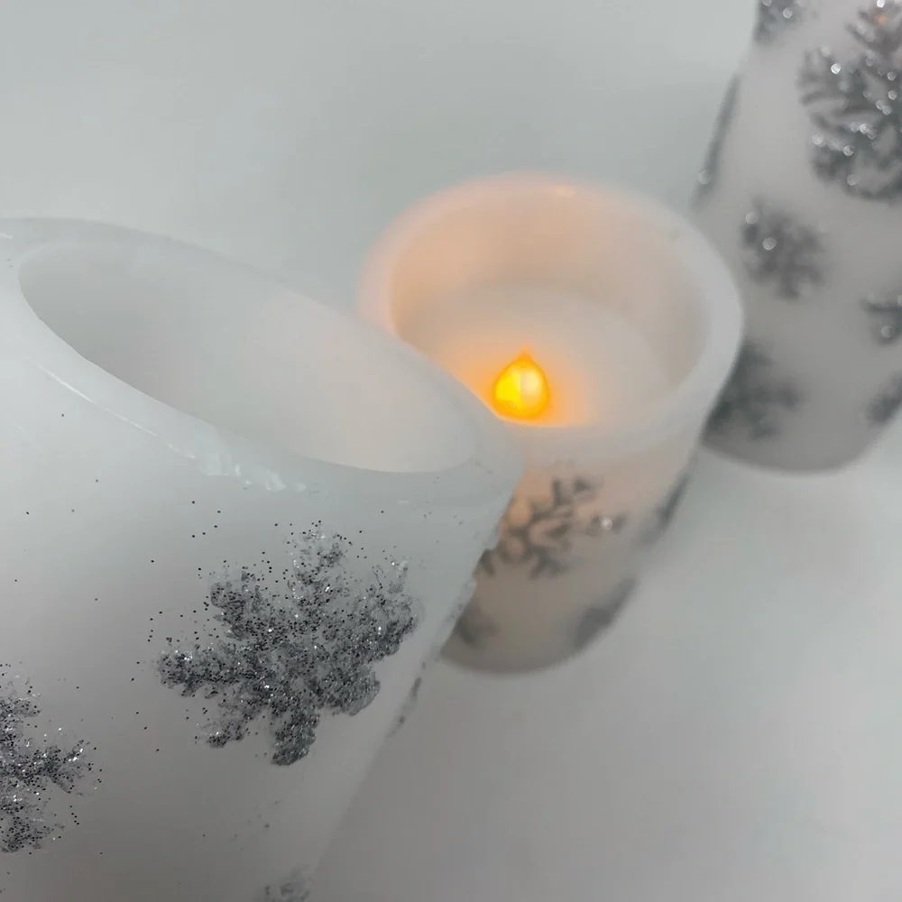 Set of 3 Silver & White Faux Snowflake Glitter Candles